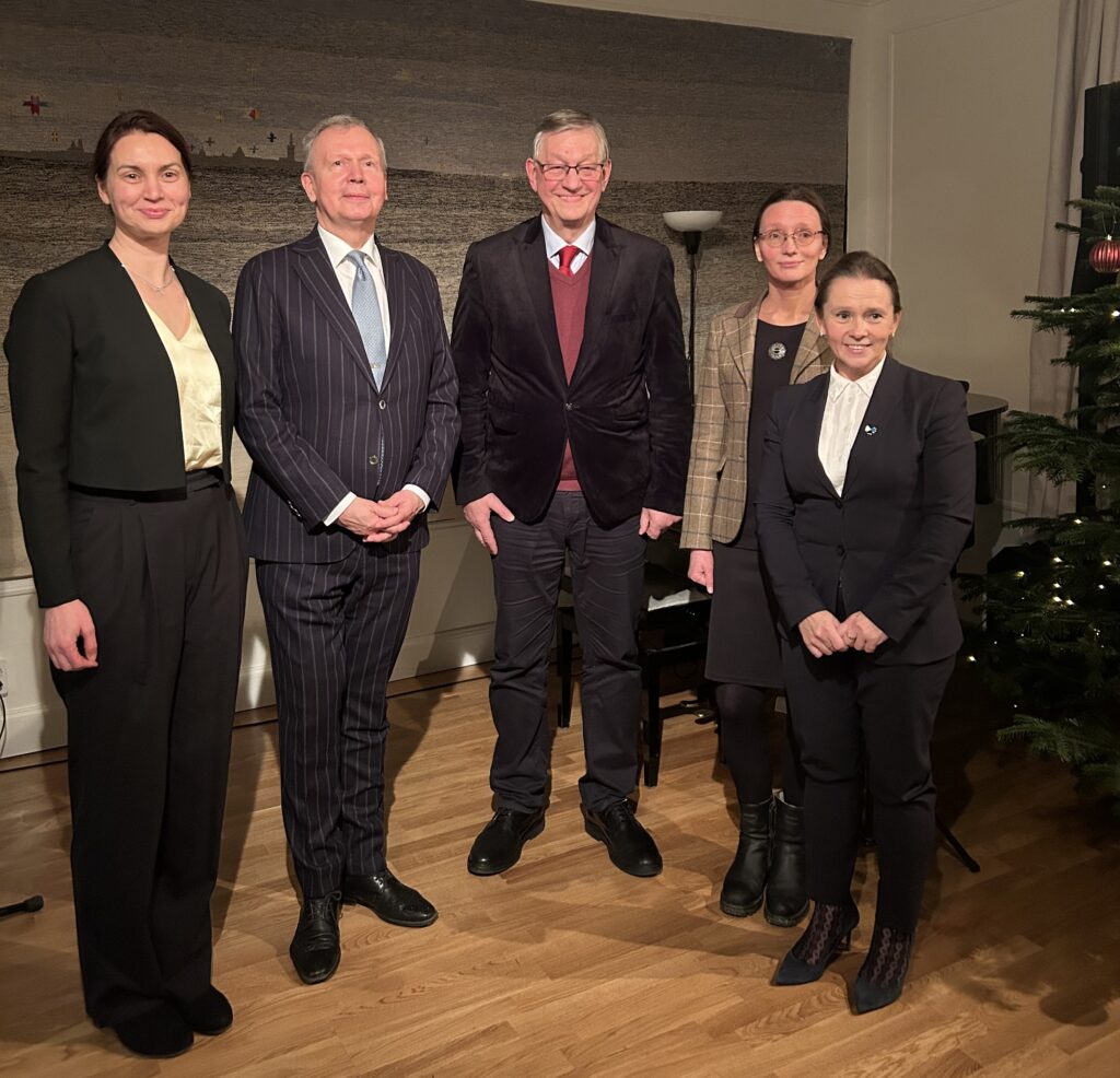 ETSR esimees Piret Villo, suursaadik Margus Laidre, Eesti Teaduste Akadeemia president Mart Saarma, ETSR juhatus liige Katrin Uba, ETSR aseesimees Sirle Sööt. Foto: Taave Sööt Vahermägi