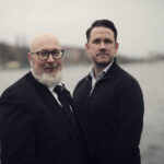 Patrik Oksanen, Andreas Edevald, författarna till boken Den sista lögnen (2026). Foto: Emil Fagander.